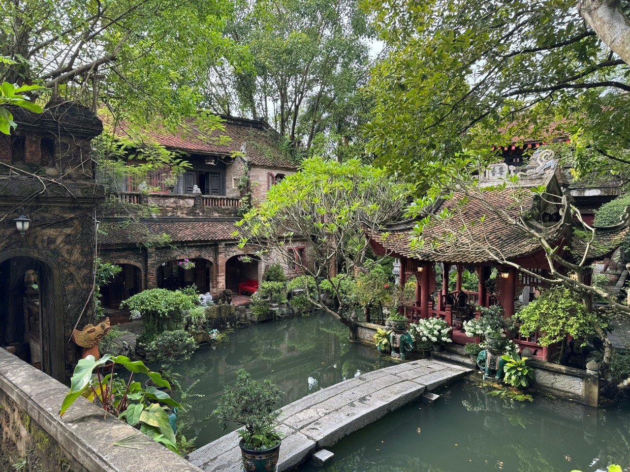 Bicycle Ride Hanoi to Thanh Chuong Viet Palace: A 1-Day Cultural Journey